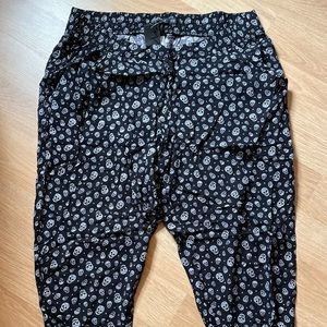 NWT Torrid Skull Print Harem Pants Size 2 Summer Goth